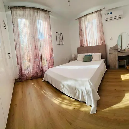 3 Bedroom Вороклини