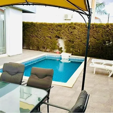 Вилла 3 Bedroom Вороклини